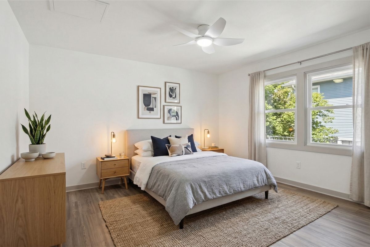 Building Photo - 720 Spain St