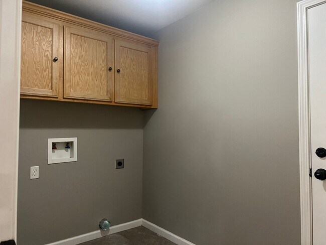 Building Photo - 3318 Arkansas Dr