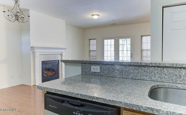 Building Photo - 42 Renaissance Ln