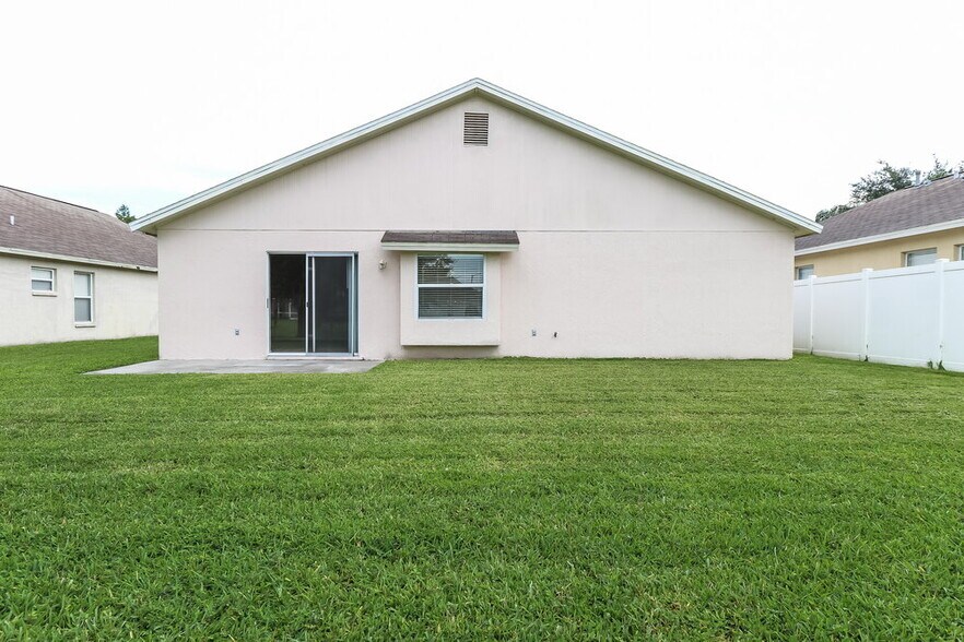 Building Photo - 3843 Lockridge Dr