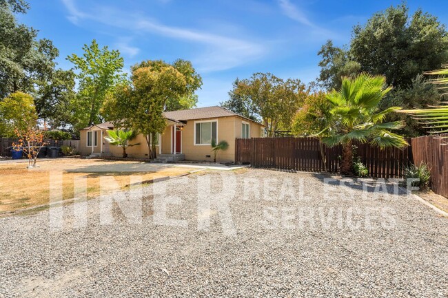 Building Photo - Cozy Home on Private Road - Tier-5