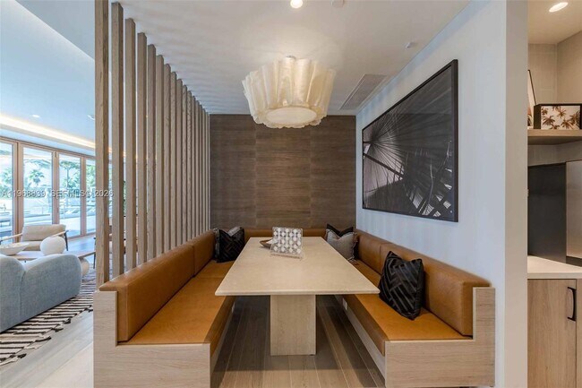 Building Photo - 3900 Alton Rd