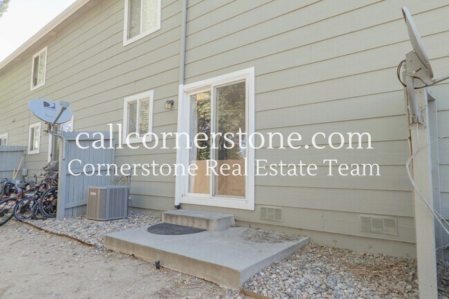 Building Photo - 424 Kitfield View