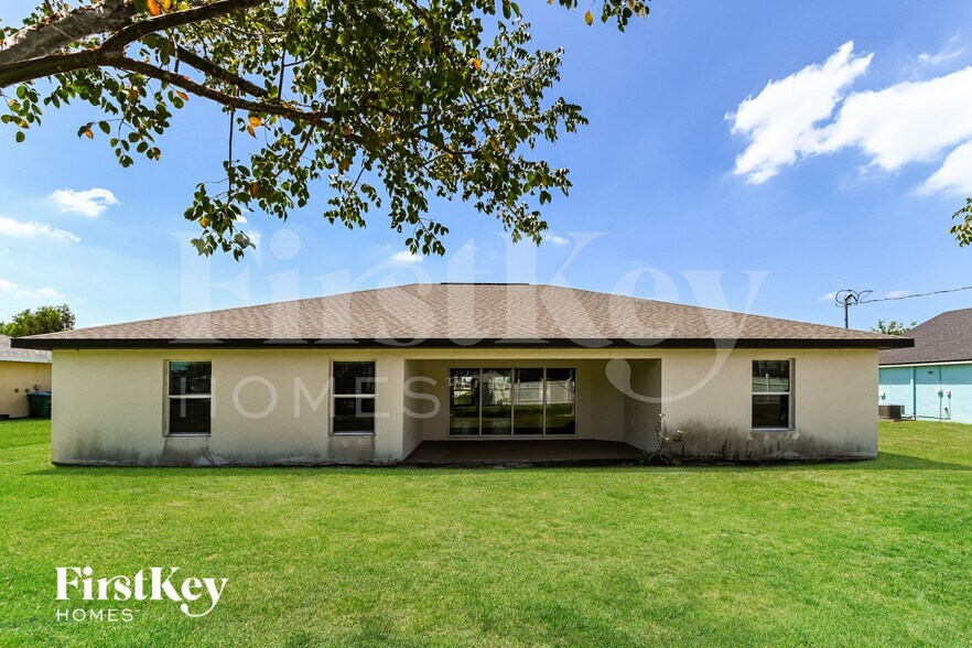 Building Photo - 1201 SW 30th St