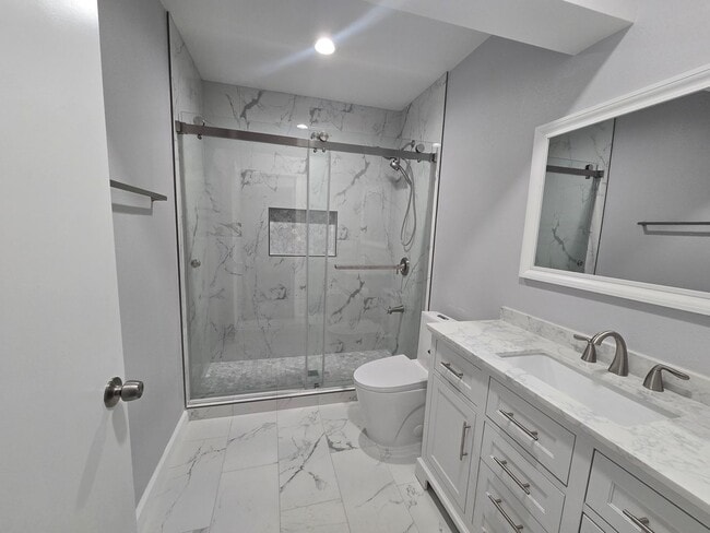 Building Photo - Room for Rent – 1621 W Newgrove St, Lancaster, CA 93534