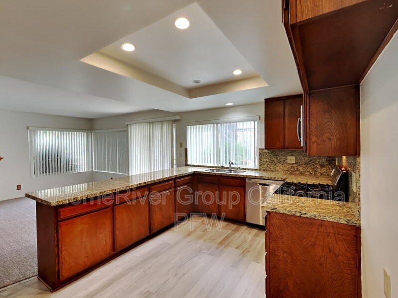 Building Photo - 3910 Coronado Cir