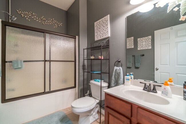 Building Photo - Luxury Golf Course Town Home with Master Suite on Main Level