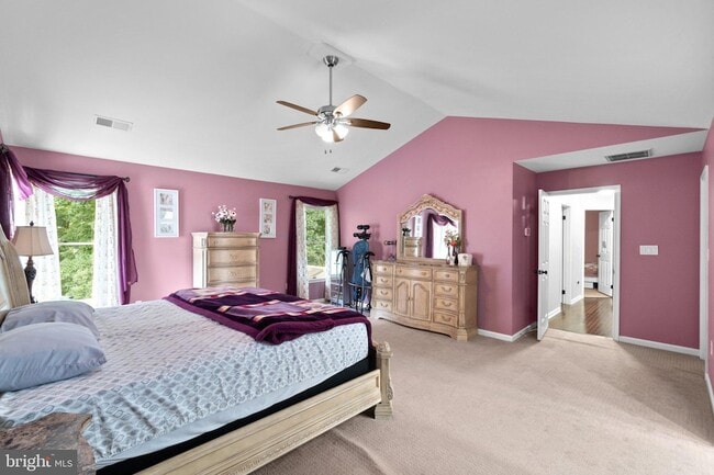 Building Photo - 6874 Caravan Ct