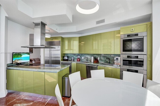 Building Photo - 18201 Collins Ave