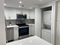 Building Photo - 911 E Ponce De Leon Blvd