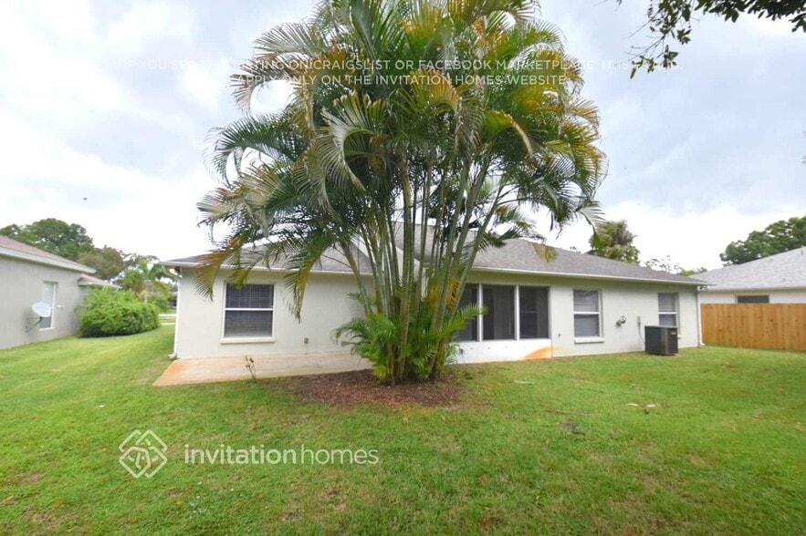 Building Photo - 624 Sheridan Woods Dr