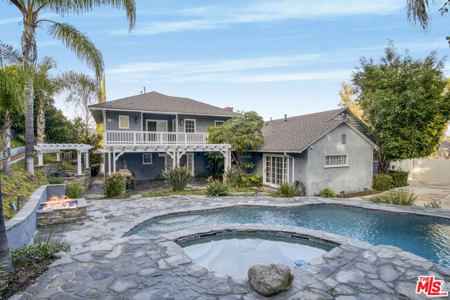 Building Photo - 3690 Crownridge Dr