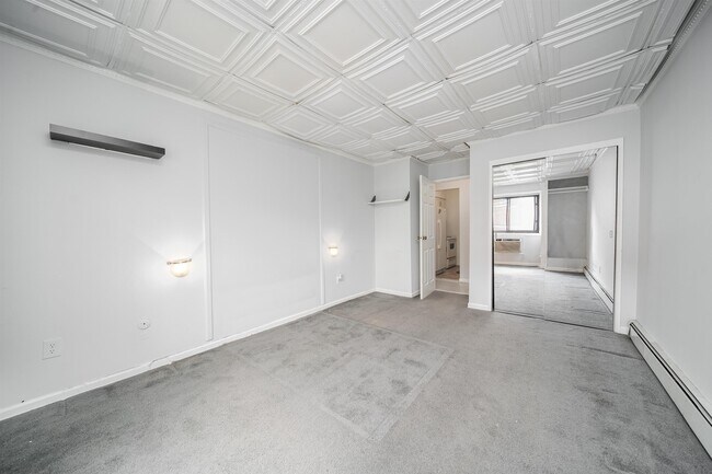 Building Photo - 7117 Park Ave