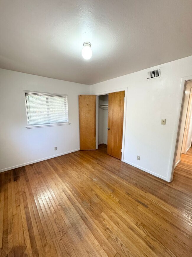 Building Photo - 4 Bedroom, 2 Bath River Park Home – Cul-de-Sac Location | Sacramento, CA
