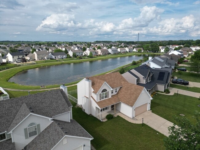 Building Photo - 3922 Wildflower Dr