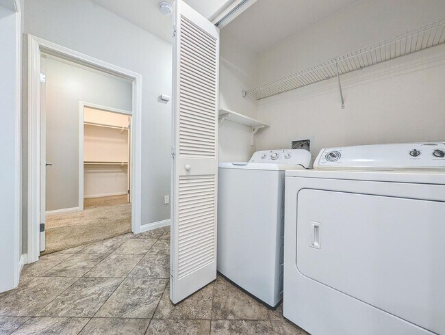 Building Photo - Coming Soon! Beautiful Ground Floor Condo in Carmel Valley