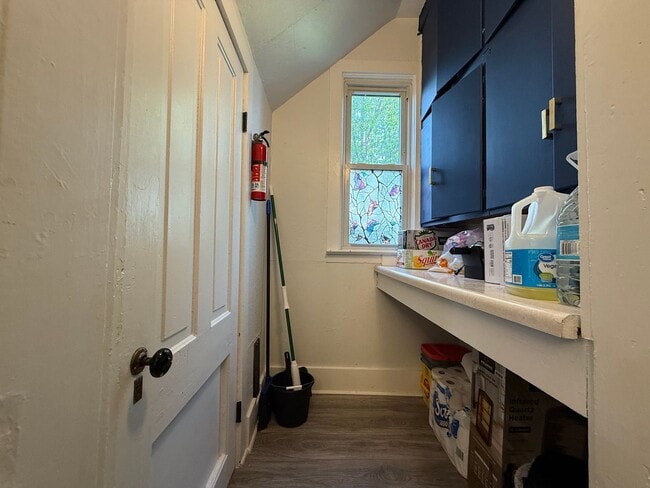 Building Photo - Stunning 3 Bedroom 1 Bathroom Single Family Home in St. Paul! Apply TODAY!