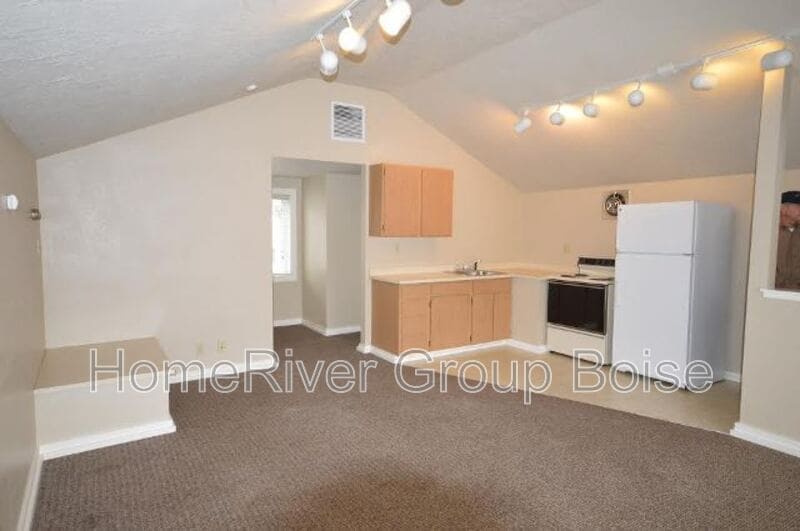 Building Photo - 2680 W Grover St