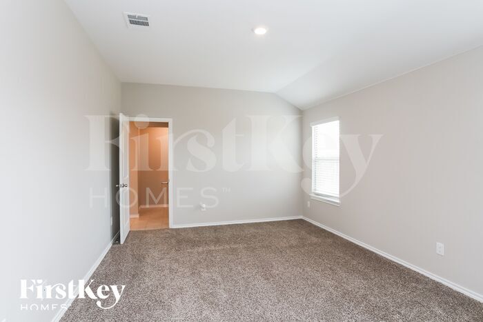Building Photo - 800 Saddle Horn Way