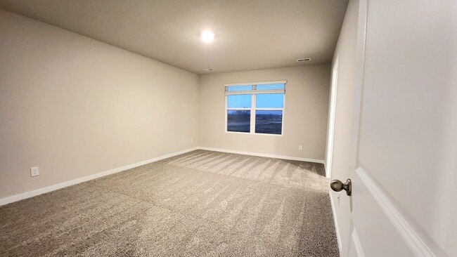 Building Photo - Modern 4BR Home Near Great Western Bike Trail | West Des Moines