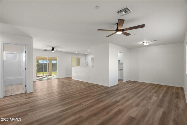 Building Photo - 2623 N 74th Pl