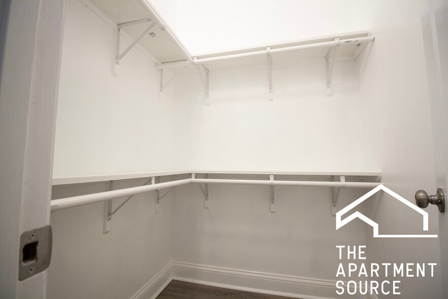 Building Photo - 2915 N Mildred Ave