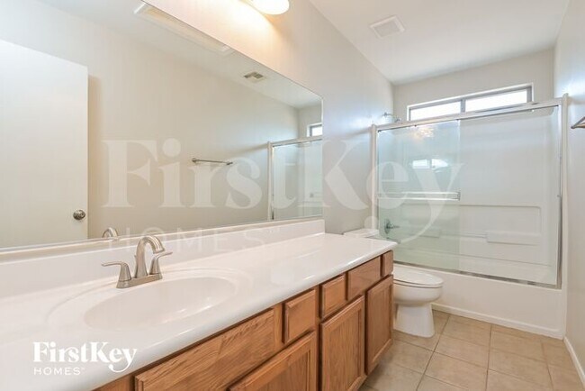 Building Photo - 10616 S Lucius Dr