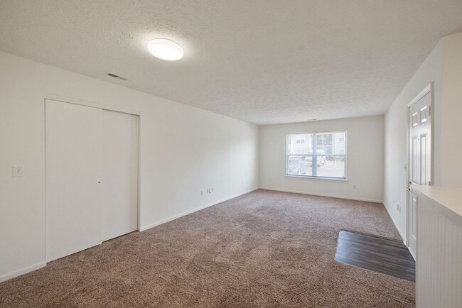 Building Photo - 102 Aspen Dr