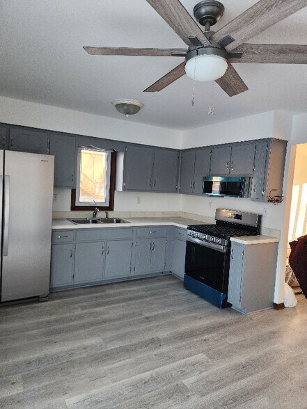 Building Photo - 11506 W 133rd Ln