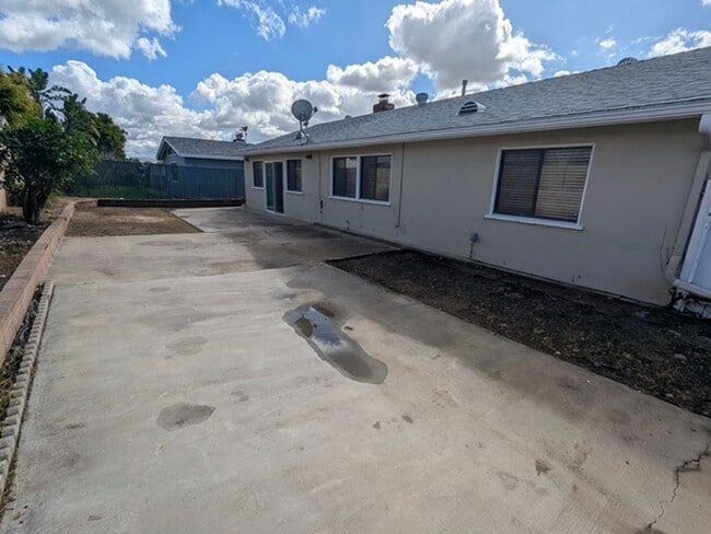 Building Photo - 3 BR / 2 BA Single Story Home in Serra Mesa