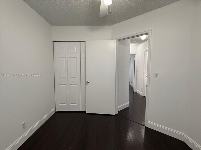Building Photo - 17432 SW 140th Ct