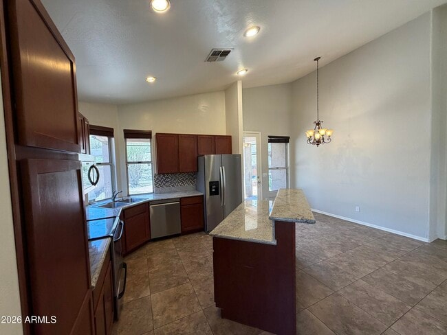 Building Photo - 15844 S 23rd Pl