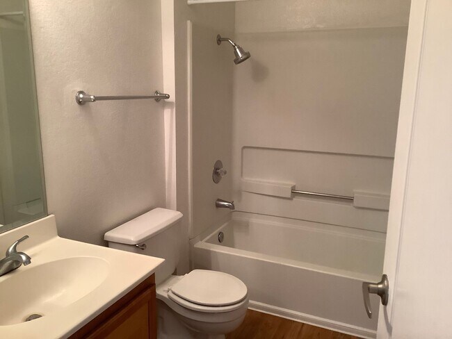 Building Photo - 2 Bedroom Condo in the Il Palio Community of Rancho Bernardo