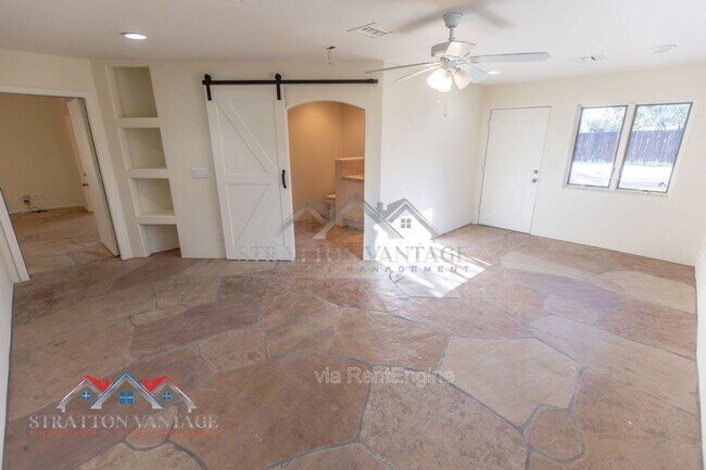 Building Photo - 4728 E Ron Rico Rd