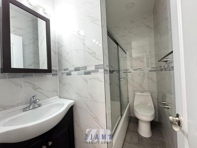Building Photo - 2 bedroom in BROOKLYN NY 11213