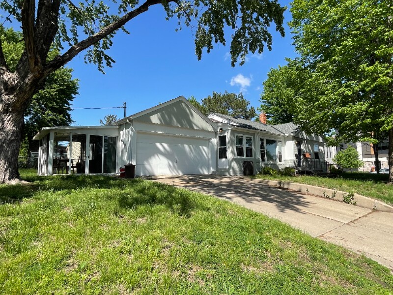 Building Photo - 6444 16th Ave S