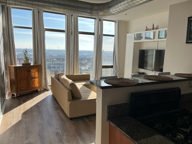 Building Photo - 1550 S Blue Island Ave