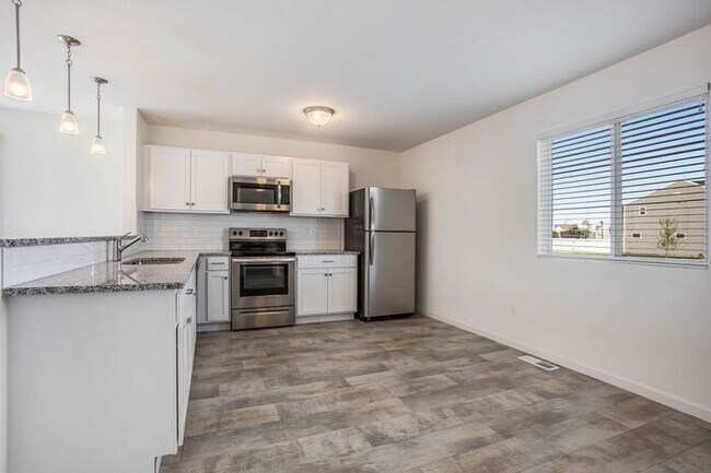 Building Photo - 2644 Blooming Bud Ln