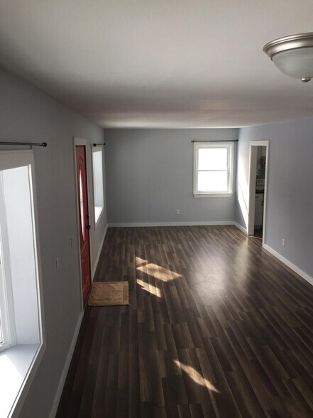Building Photo - 441 Rosedale Ter
