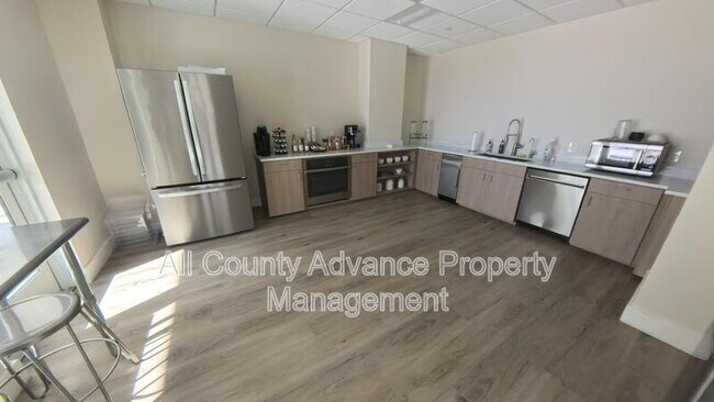 Building Photo - 920 N Osceola Ave