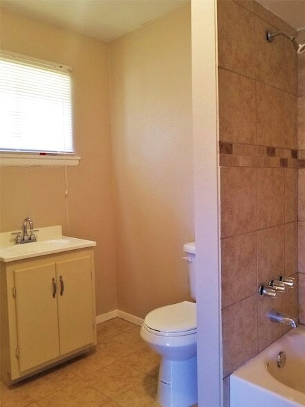 Building Photo - 4942 Rockport Dr