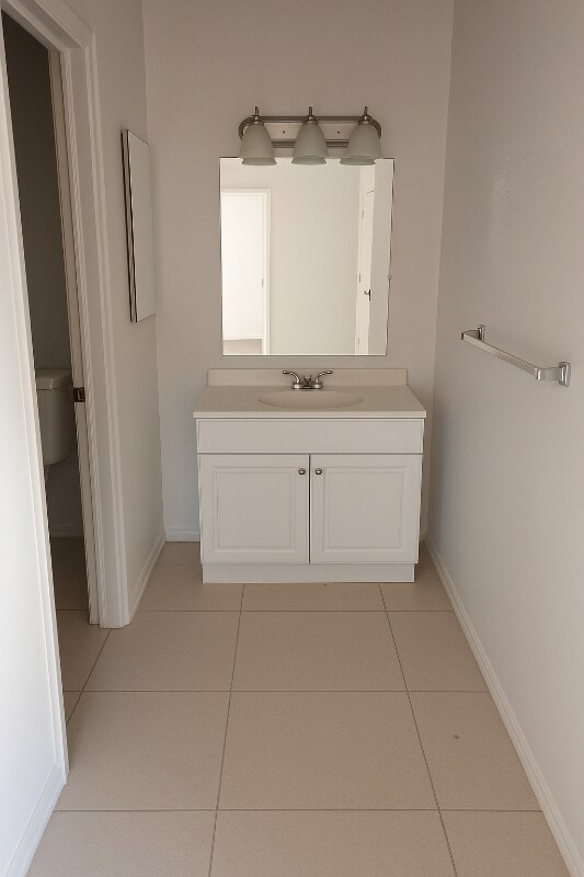 Building Photo - 9591 Palm Dr