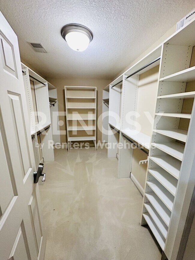 Building Photo - 2470 Arnold Palmer Dr