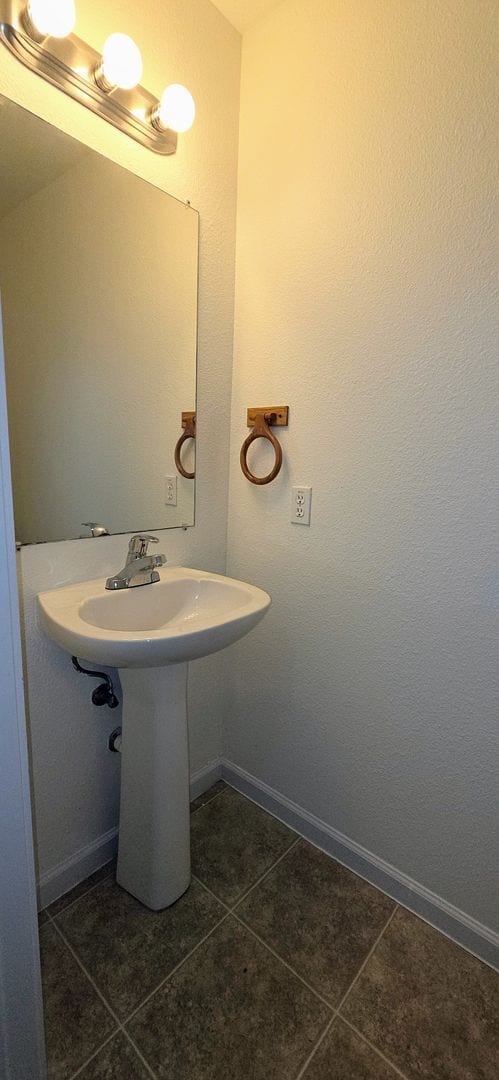 Building Photo - COMING SOON! 3 Bedroom Townhome Converse, TX