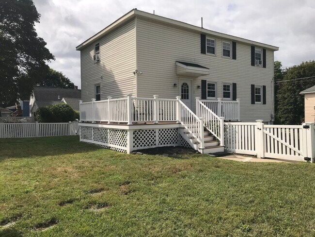 Building Photo - 55 Malwood Ave