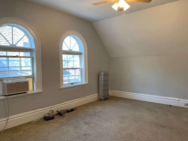 Building Photo - 1724 Wightman St