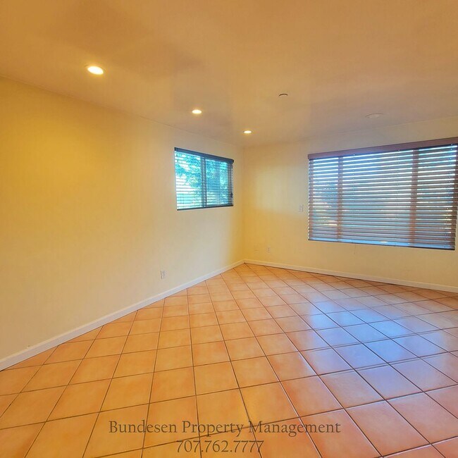 Building Photo - 4381 Bodega Ave