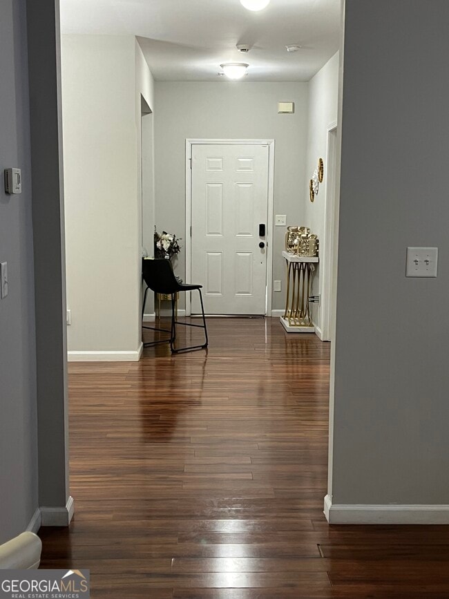 Building Photo - 500 Tulip Ln