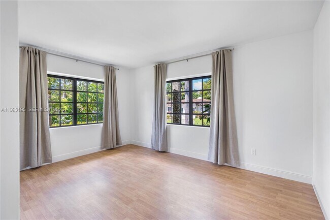 Building Photo - 7531 Beach View Dr