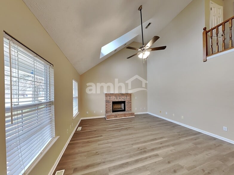 Building Photo - 114 Louise Dr